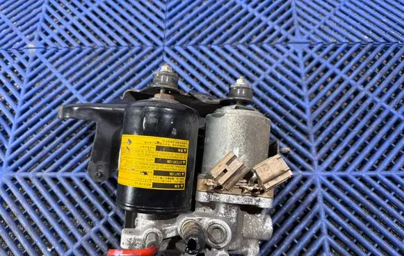 Toyota Prius+ (ZVW40) ABS Pump 4707012010