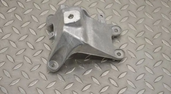 Porsche Macan (95B) Engine mounting bracket 95B199308C