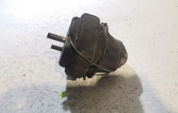 Volvo V70 Engine mount bracket 9485551
