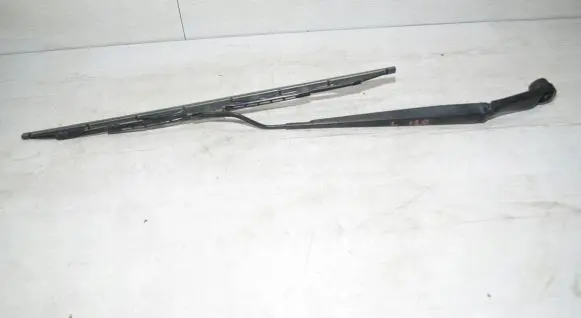Hyundai i20 (GB IB) Front wiper blade arm 5813
