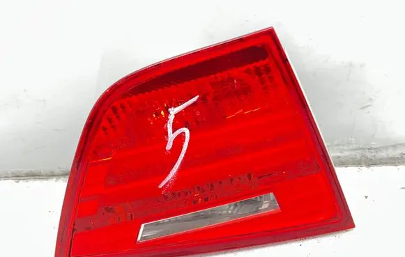 BMW 3 E90 E91 Tailgate rear/tail lights 218201