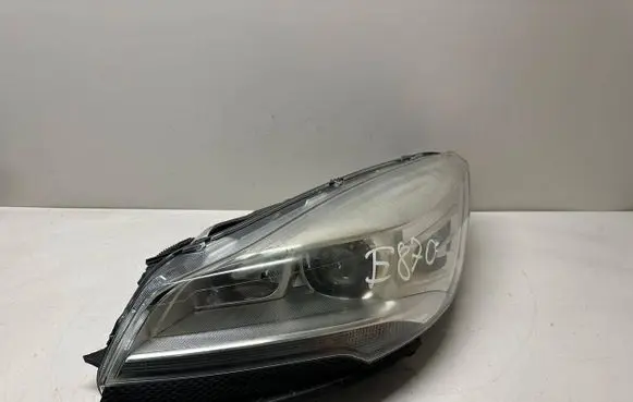 Ford Kuga II Headlight/headlamp 90021744