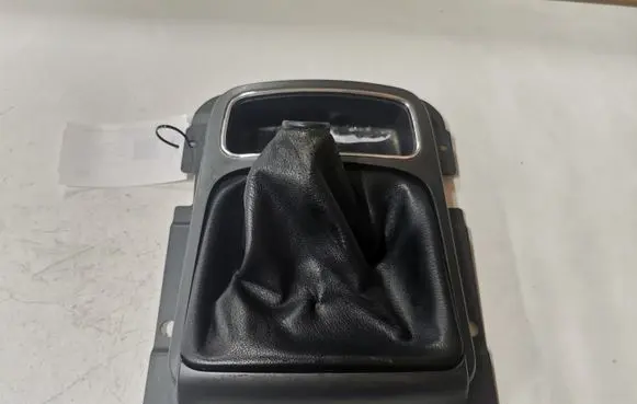 KIA Sorento Gear shifter surround trim plastic 846223D710