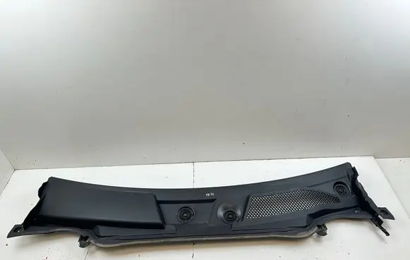 Mercedes-Benz CLA C117 X117 W117 Wiper trim A1768300013
