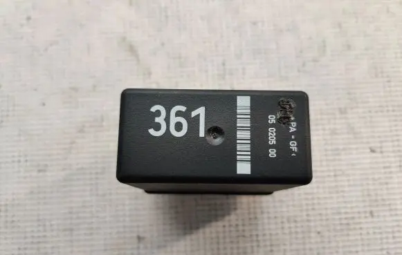 Volkswagen Transporter - Caravelle T5 Window wiper interval relay 4A0907440 05020500