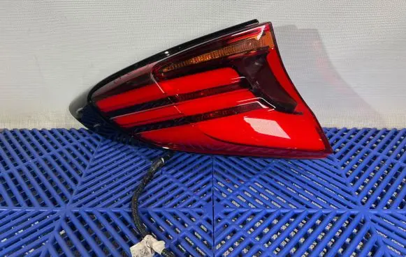 Toyota C-HR I Rear/tail lights 81560F41300