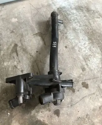 Volkswagen Golf VI Engine coolant pipe/hose 03C121065B