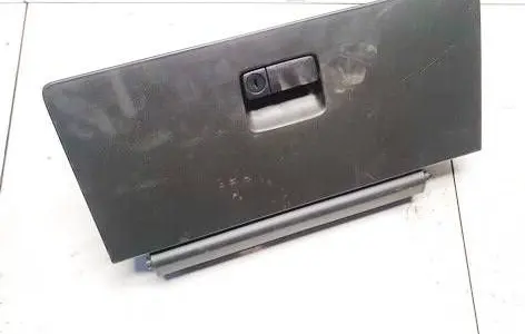 Glove box