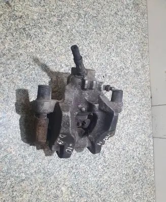 Mercedes-Benz C W204 Front brake caliper