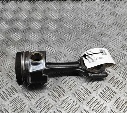 Audi A4 S4 B9 8W Piston 04L105401A 04L107065R