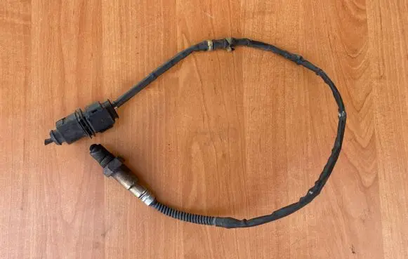 Volkswagen Transporter - Caravelle T5 Lambda probe sensor 0281004056 03G906262 0281004057