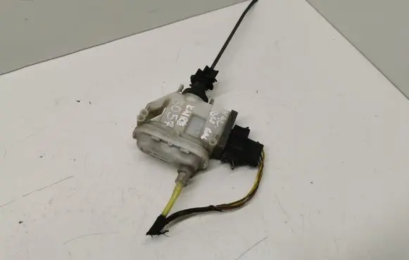 Volkswagen PASSAT B4 Central locking motor 3A0862153B
