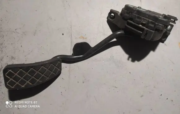 Audi A4 S4 B6 8E 8H Accelerator throttle pedal 8E2721523A
