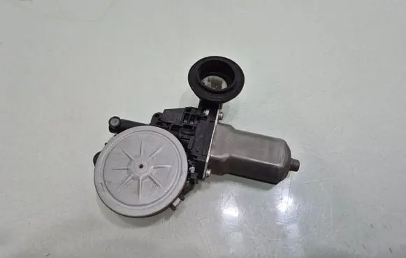 Toyota RAV 4 (XA40) Rear door window regulator motor 8571035180