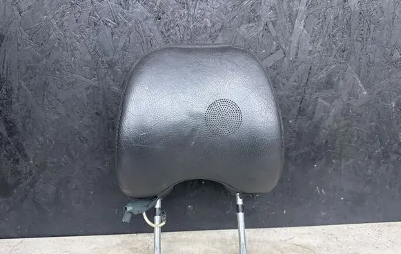 Volvo S80 Front seat headrest