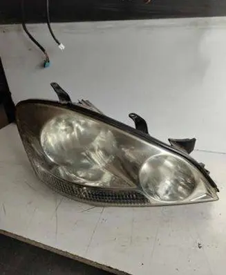 Toyota Avensis Verso Headlight/headlamp