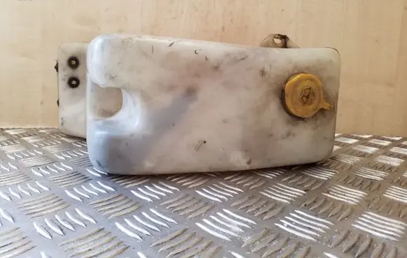 Opel Frontera A Windshield washer fluid reservoir/tank