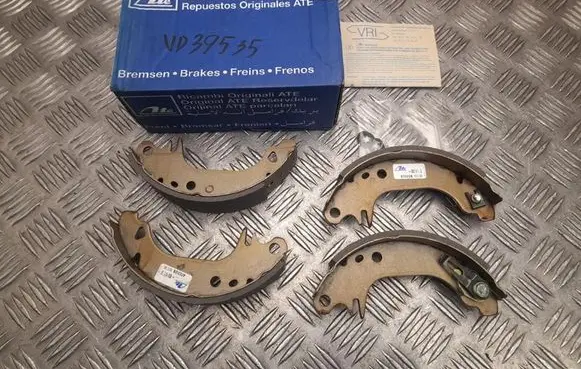 Peugeot 309 Brake pads (rear) 03013702032