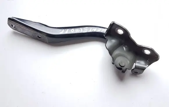 Engine bonnet/hood hinges