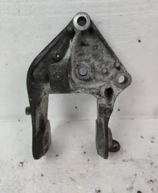 Chrysler Town & Country V Engine mounting bracket 04721570AA