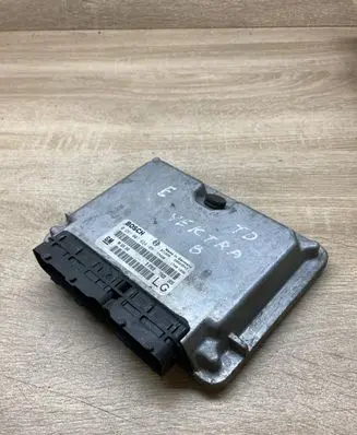 Opel Vectra B Engine control unit/module ECU 90569348 0281001634