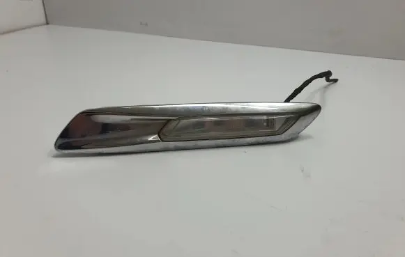 BMW 5 F10 F11 Front fender indicator light 7154168 63137154168
