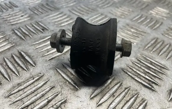 BMW 1 E81 E87 Gearbox mount 6771220