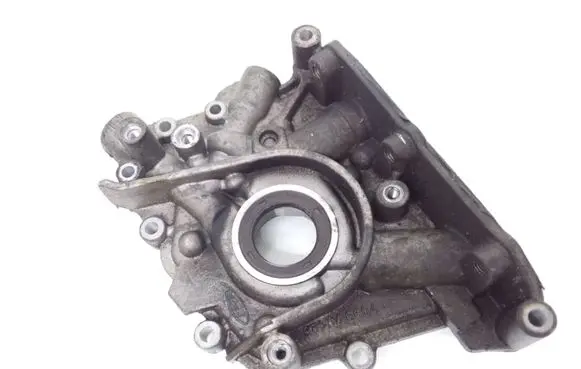 Ford Focus Oil pump 98MM6604AD