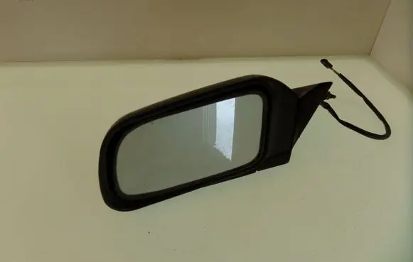Mitsubishi Colt Front door electric wing mirror E200756