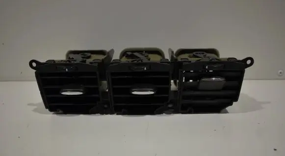 Mazda CX-7 Dash center air vent grill EH4464930