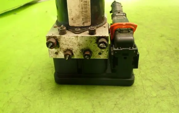 Suzuki Grand Vitara II ABS Pump