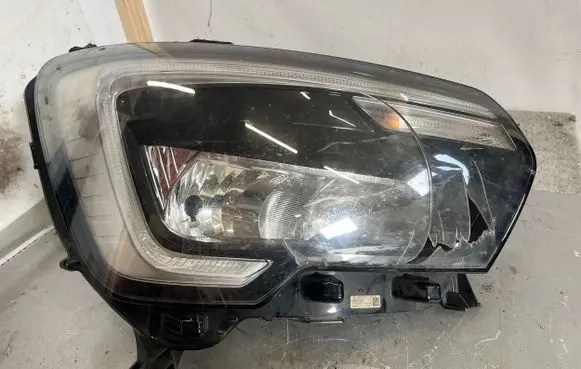 Renault Master III Headlight/headlamp 260105567R