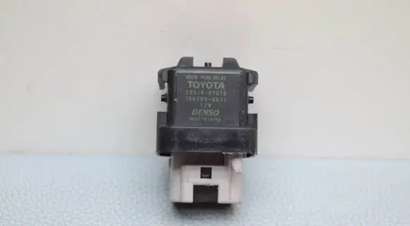 Toyota RAV 4 (XA40) Glow plug pre-heat relay 2861067010