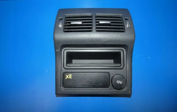 Jaguar XE Rear air vent grill 