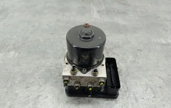 Skoda Octavia Mk2 (1Z) ABS Pump