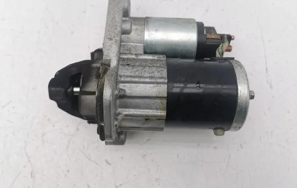 Nissan Qashqai Starter motor 233006662R