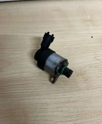 Citroen C4 I Fuel pressure regulator 