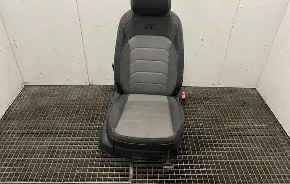 Volkswagen Tiguan Front passenger seat