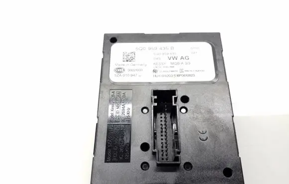 Volkswagen Golf VII Other control units/modules 5Q0959435B