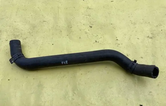 Mercedes-Benz A W169 Engine coolant pipe/hose A1695010882