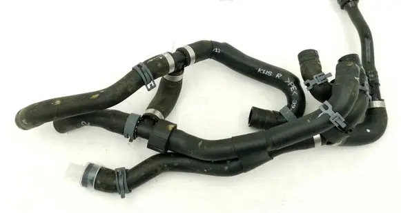 Engine coolant pipe/hose