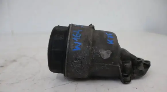 Mercedes-Benz ML W164 Oil filter mounting bracket