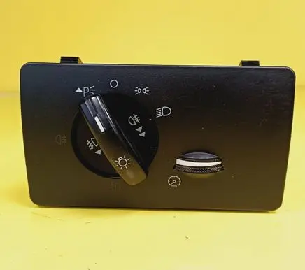 Ford Mondeo Mk III Light switch 1S7T13A024DB