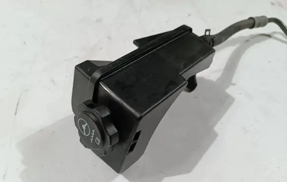 Chevrolet Camaro Power steering fluid tank/reservoir 92229662