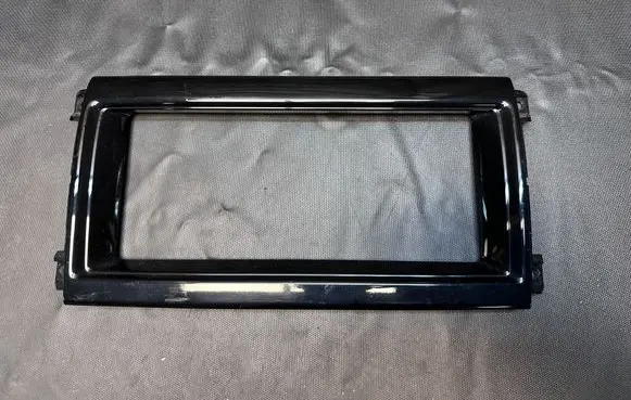 Land Rover Discovery 5 Radio/GPS head unit trim HY32047A04A 105870306C