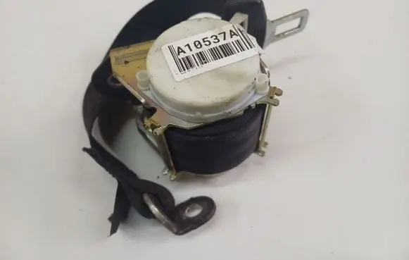 Rear seatbelt