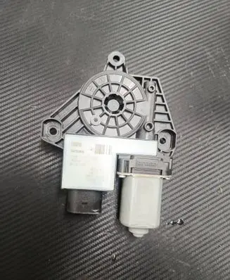 BMW X3 G01 Front door window regulator motor 7457249 122691700999 C5909710
