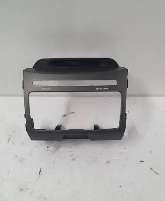 KIA Sportage Radio/GPS head unit trim 847403U035