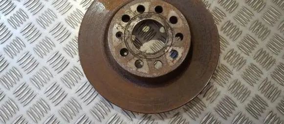 Volkswagen Golf V Front brake disc