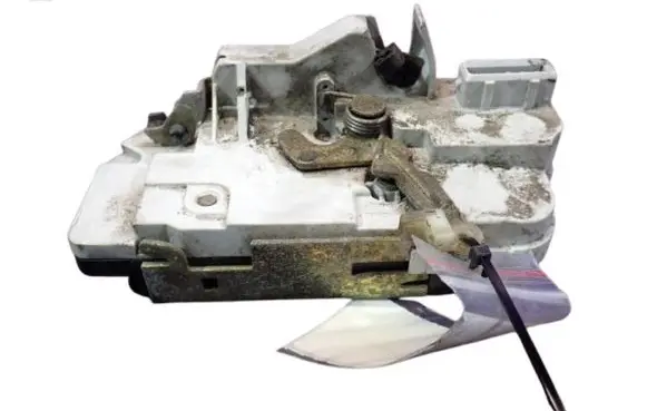 Peugeot 206 Rear door lock